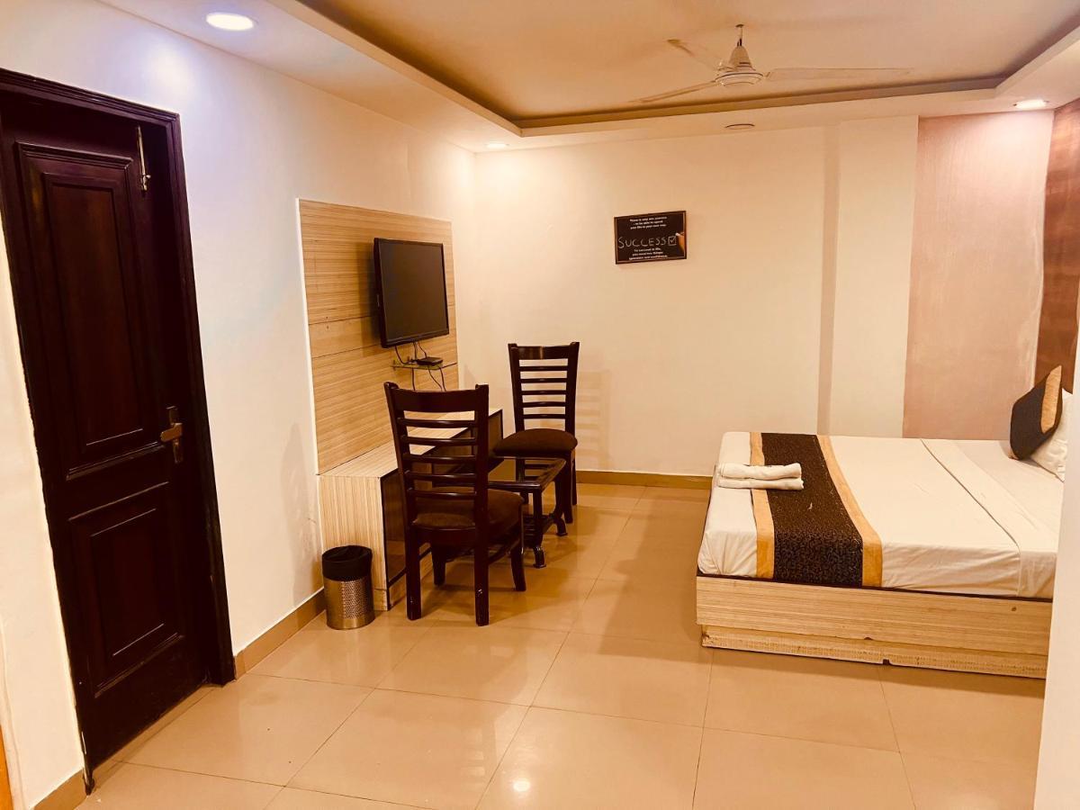 Hotel Asian Plaza Delhi Airport New Delhi Exterior photo